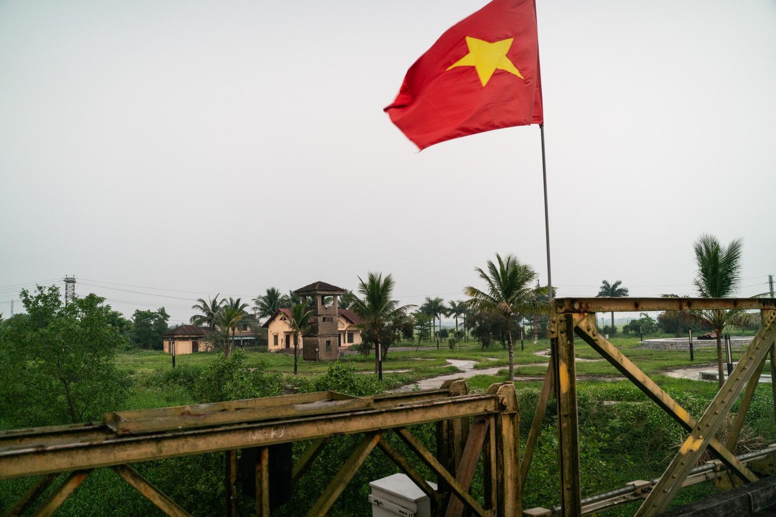 The Hien Luong Bridge is a symbol of the Vietnam War.