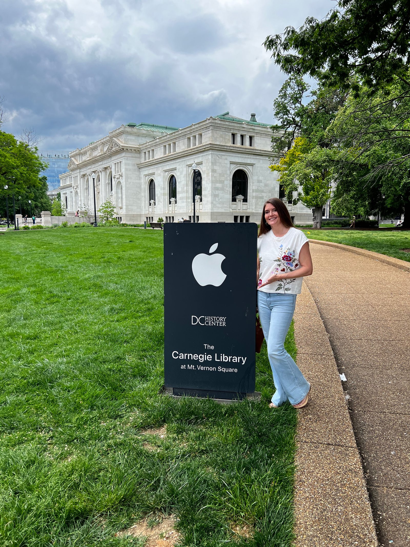 Mandy Corcoran in front of the Apple Store Carnegie