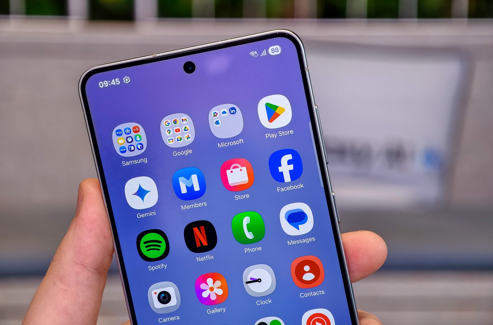 Samsung Galaxy S25 Edge app drawer.