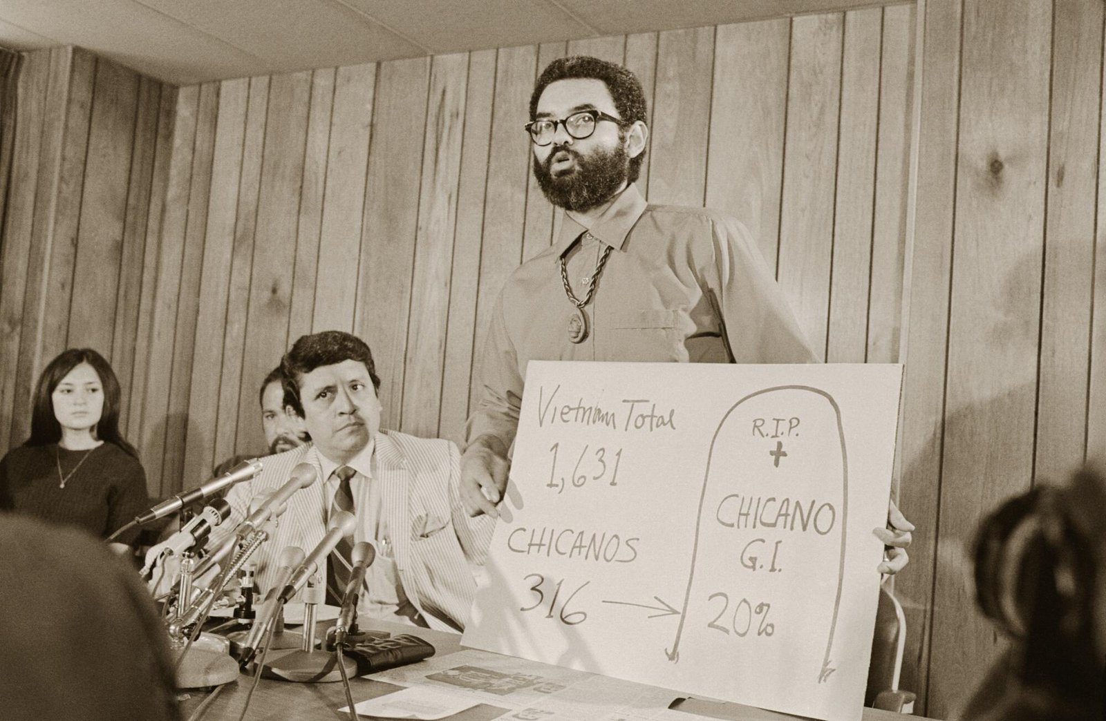 Domingo Nick Reyes, left, and Armando Rendon