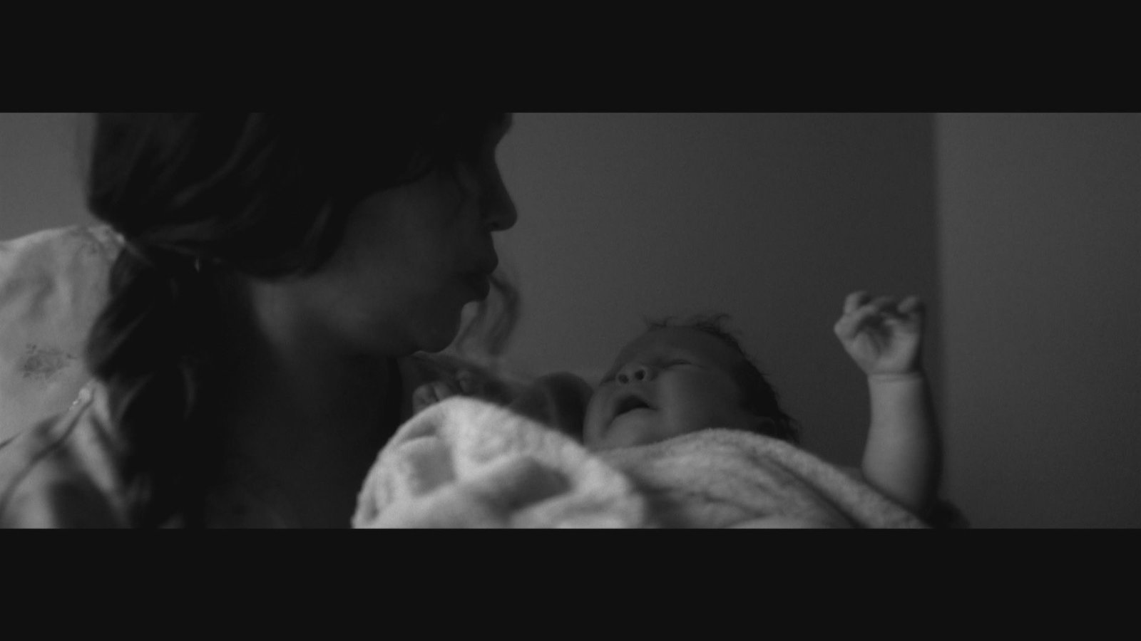 Click to play video: 'Indigenous musician shares dark part of Canadian history in song'