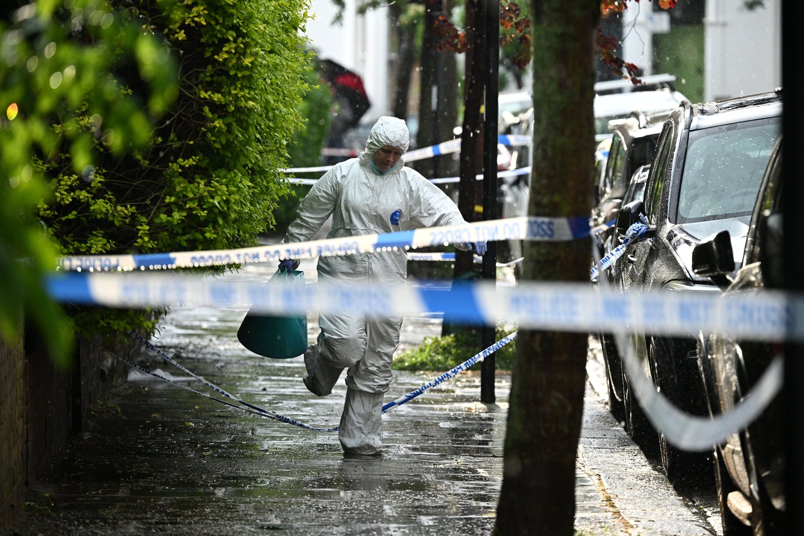 Forensics teams could be seen outside the prime minister’s former home