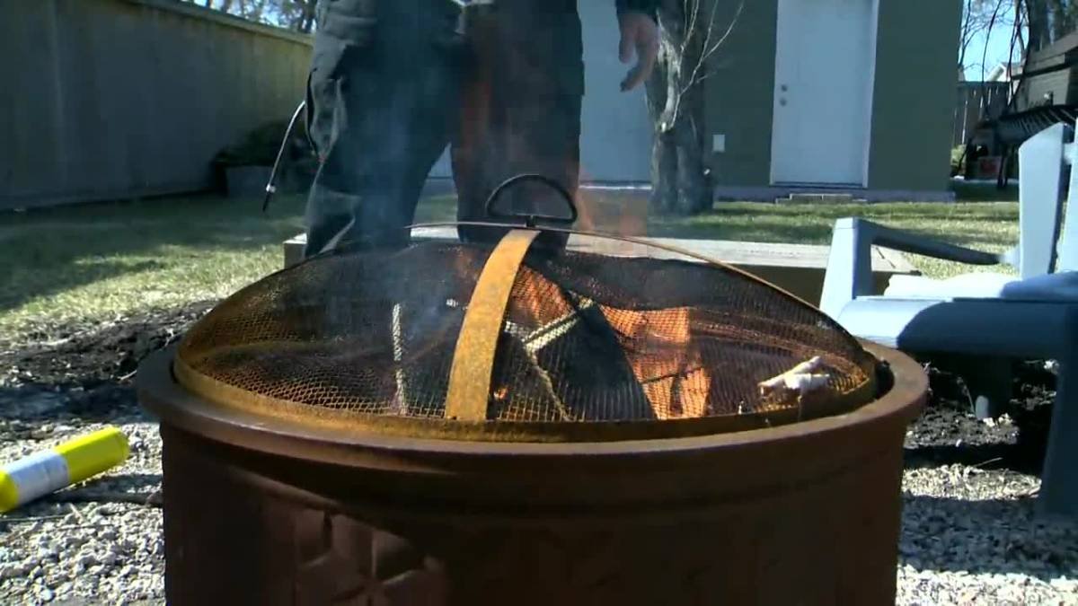 Click to play video: 'City of Winnipeg issues fire ban in midst of dry conditions'