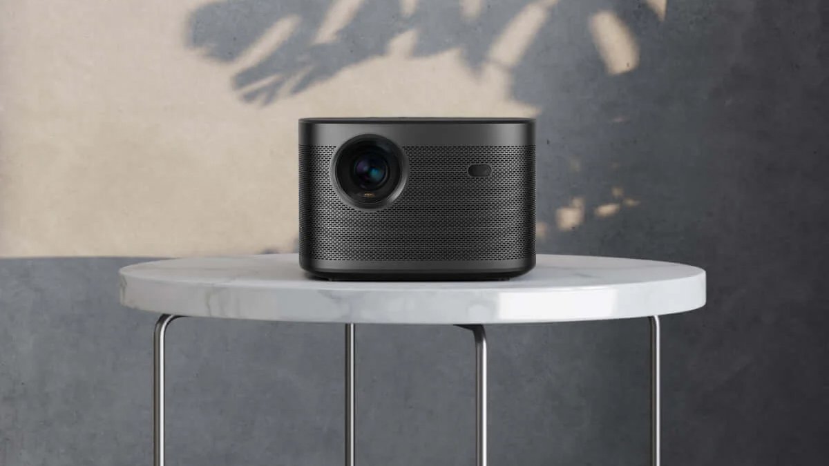 XGIMI Horizon Pro 4K on table