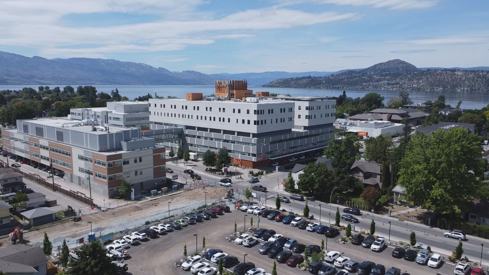Click to play video: 'Interior Health CEO speaks out on pediatric unit closure at KGH'