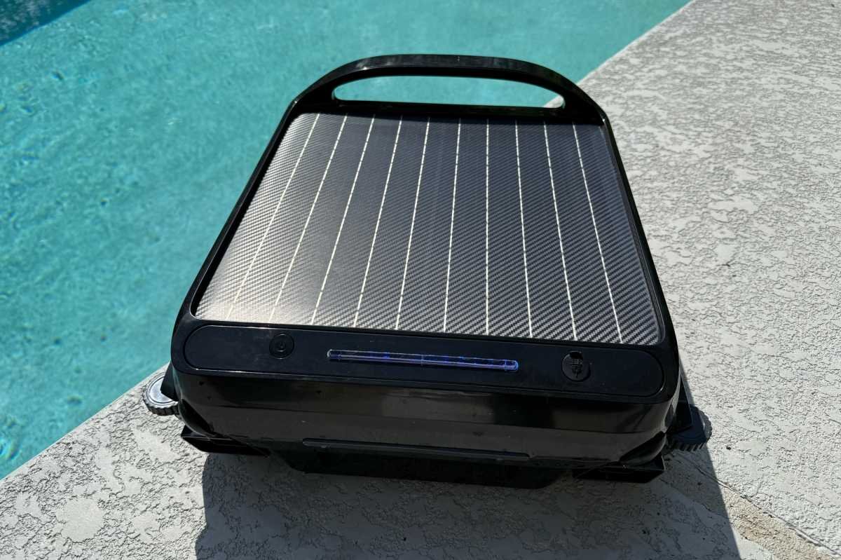 Wybot F1 Skimmer poolside