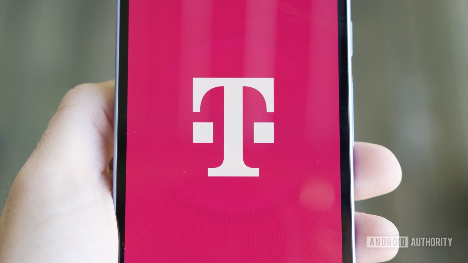 t mobile logo android phone hero 2 T-Mobile logo on an Android phone.