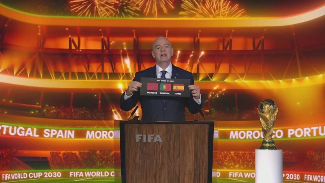 Click to play video: 'Controversy over Saudi Arabia hosting 2034 FIFA World Cup'