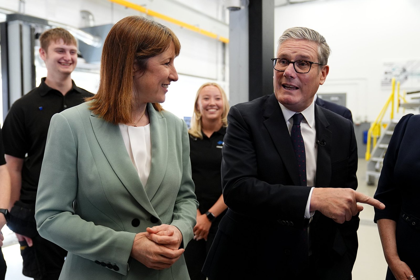 Starmer could face a choice between his own survival and that of his chancellor Rachel Reeves