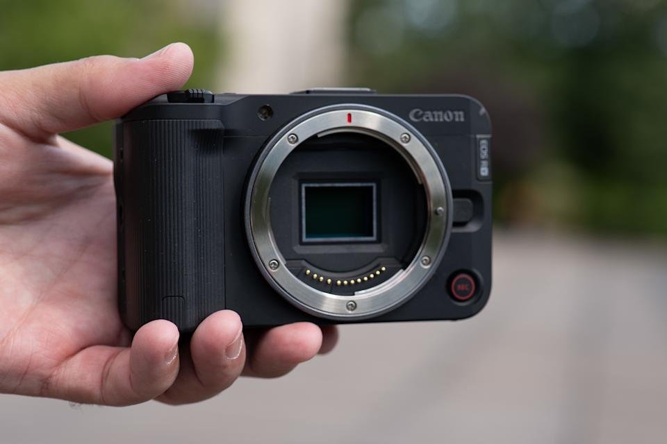 With a 24-megapixel APS-C sensor, the R50 V squares off against Sony's ZV-E10 II