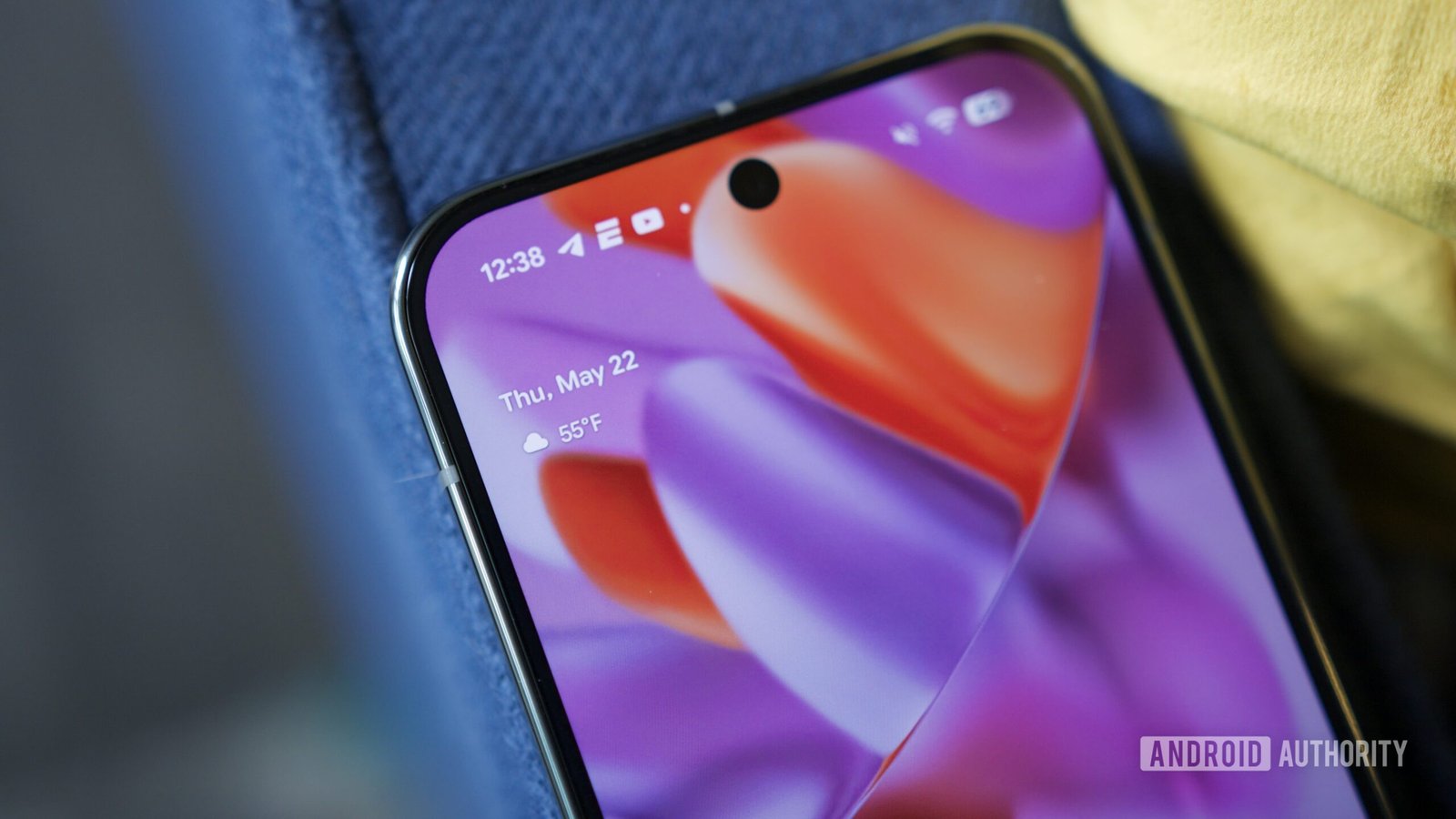 Smaller At a Glance widget in Android 16 QPR1 Beta 1.