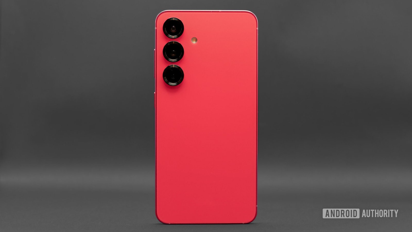 Galaxy S25 red black background