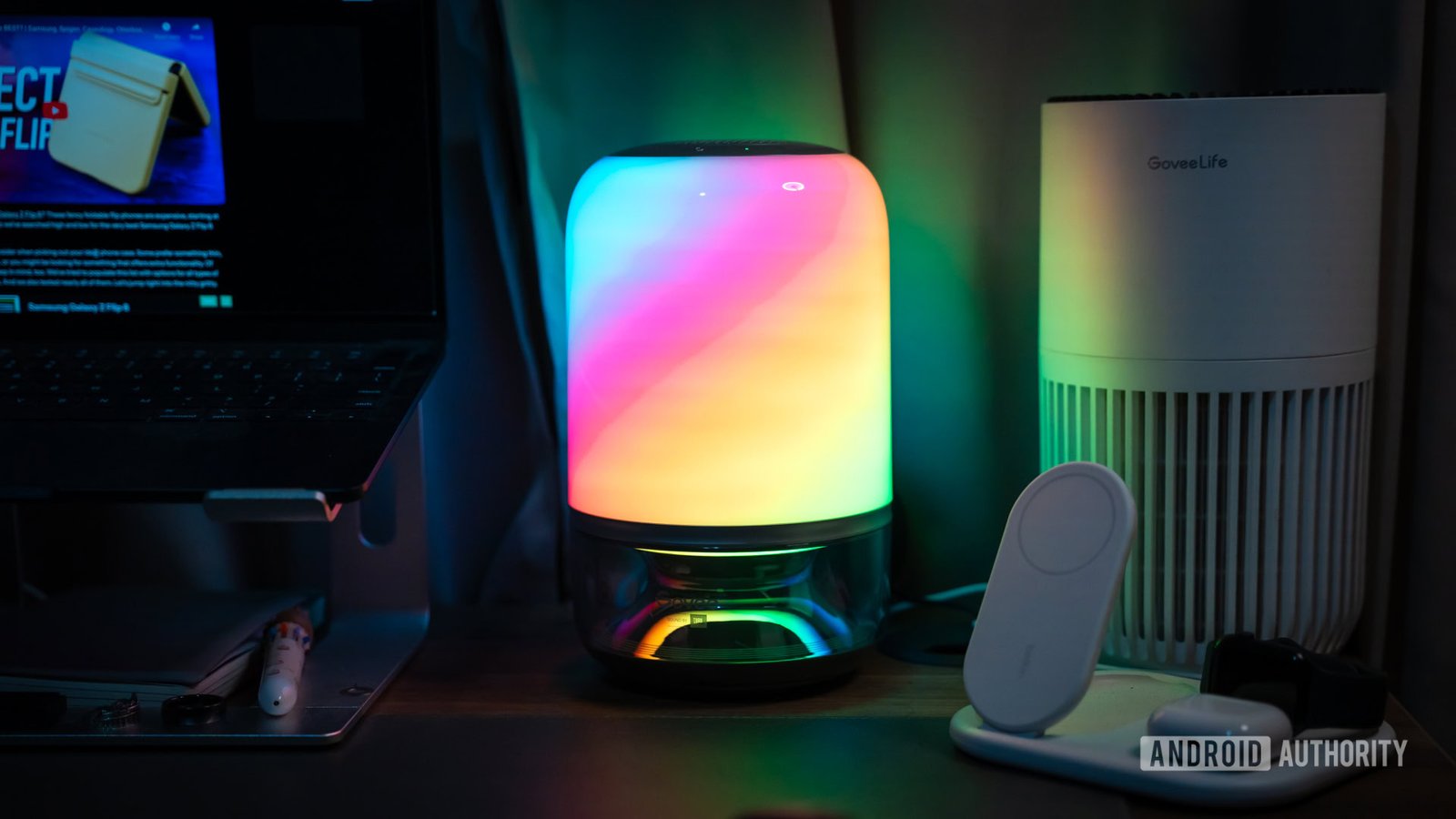 Govee Indoor lights Table Lamp on desk front 14 Govee Indoor lights Table Lamp on desk front 14