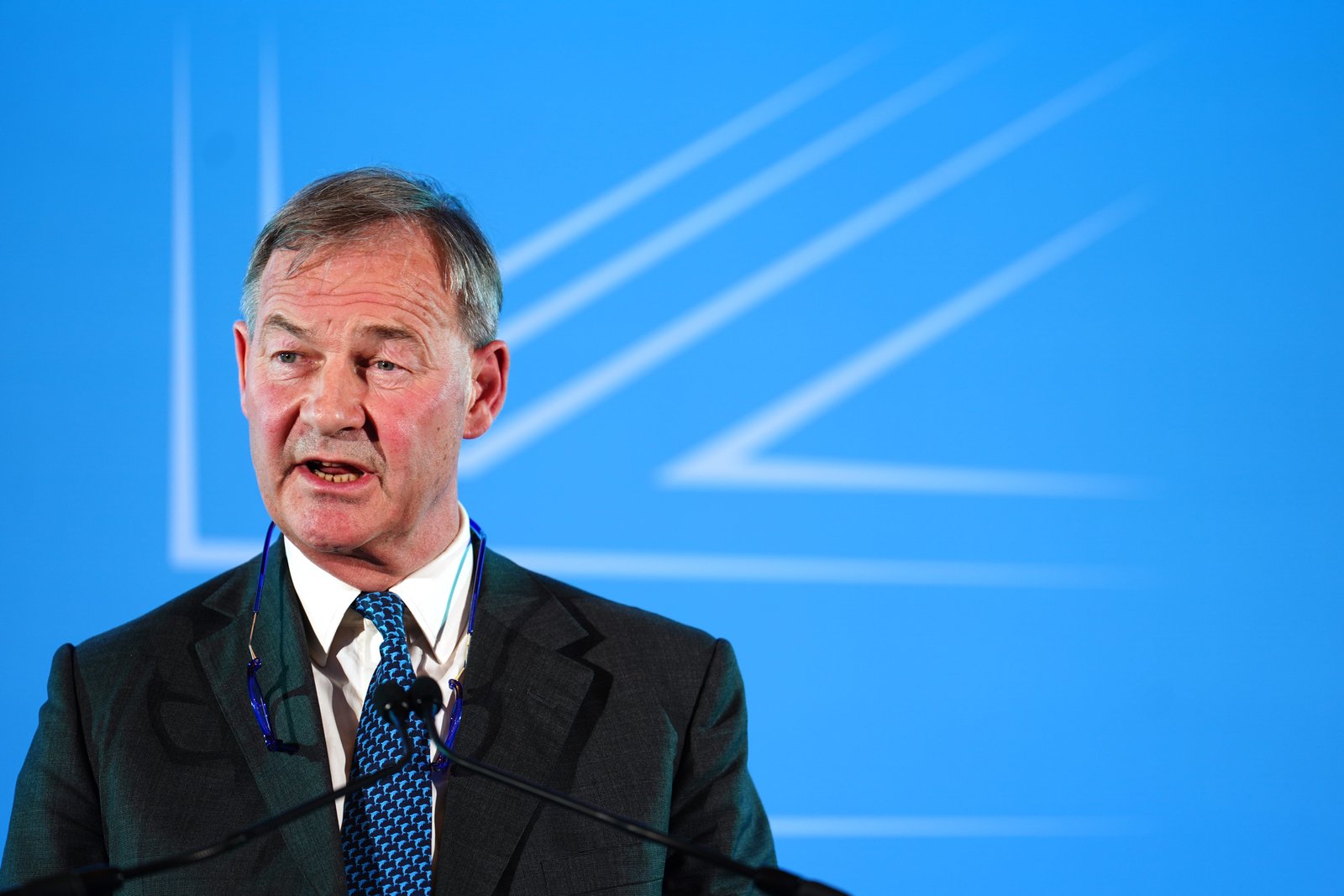 Independent MP Rupert Lowe said he would donate to the rowers’ charity