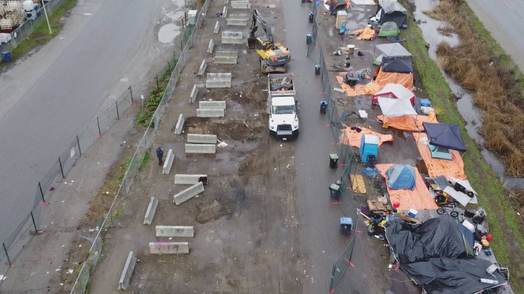 Click to play video: 'City of Kelowna imposing new restrictions on tent encampment'